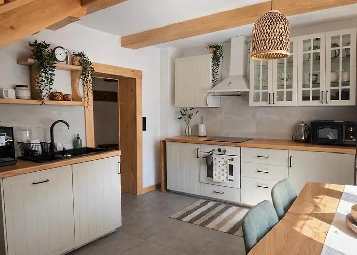 Gajowka بيت للعطل